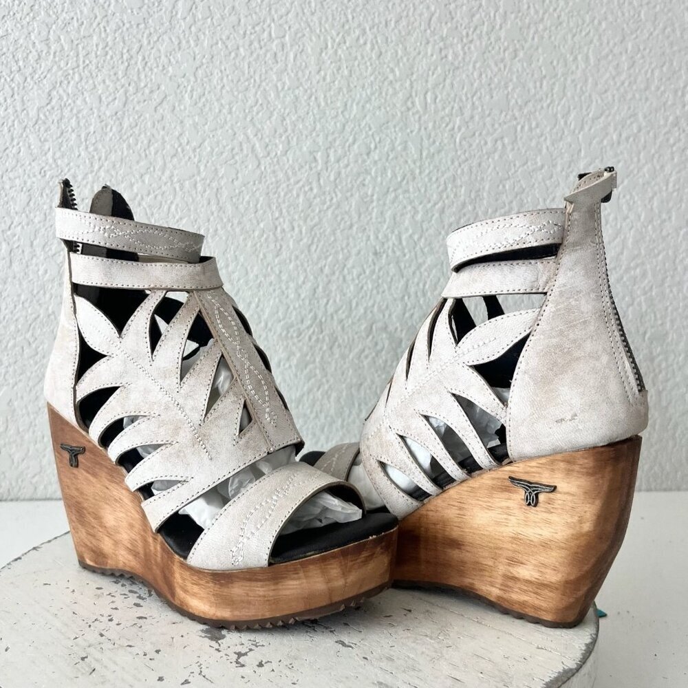 Lane Boots BECCA Wedges Womens Sz 5 Western Cowgirl White Wooden Heeled Sandals